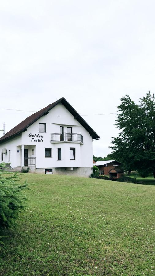 Apartment Golden Fields Смолянац Екстериор снимка