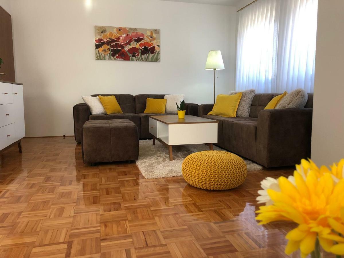 Apartment Golden Fields Смолянац Екстериор снимка