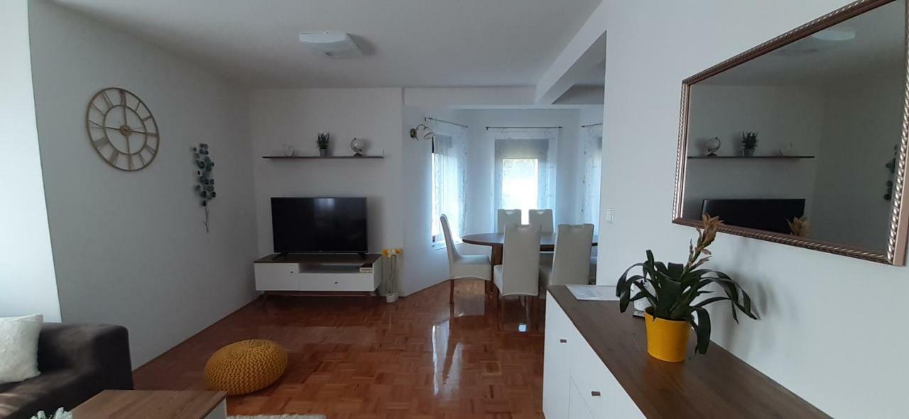 Apartment Golden Fields Смолянац Екстериор снимка